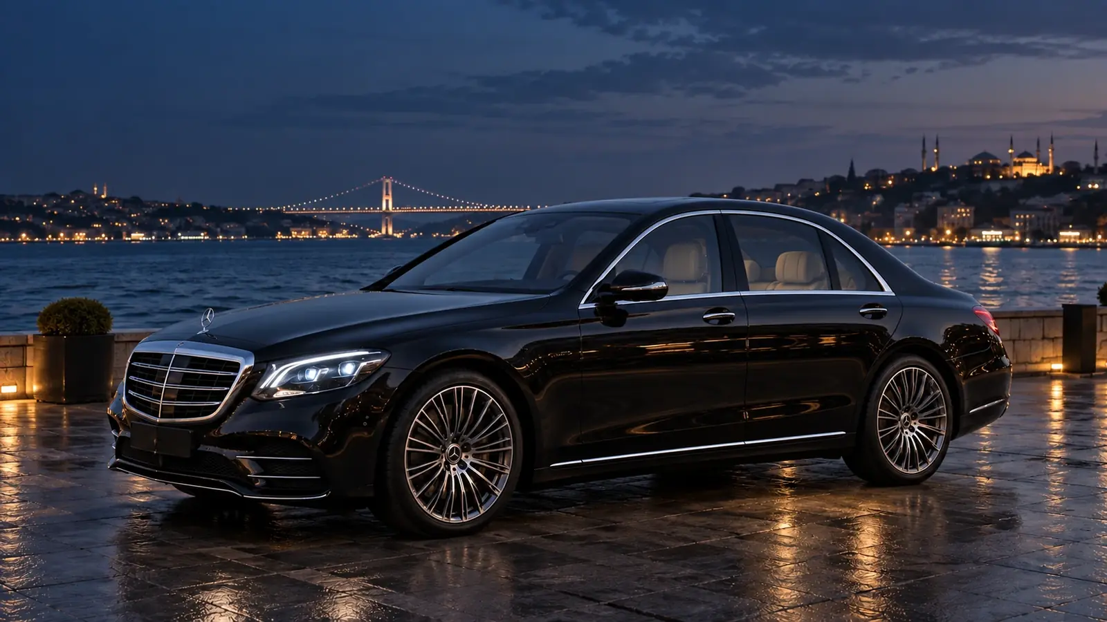 Akşam ışığında siyah Mercedes S-Class; temsili dış tasarım görseli